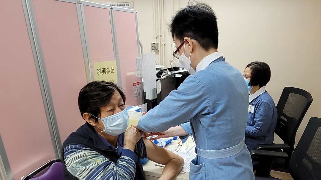 15間長者健康中心明起為65歲以上人士即場打疫苗