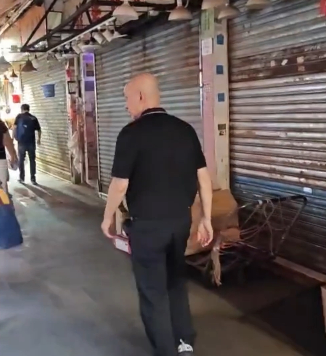 打風｜超強颱風樺加沙襲港　街市貨物準備賣光　遲來只能買香蕉