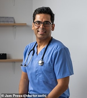 圖中所示的 Saurabh Sethi 博士在 Instagram 上公佈了他的名單。