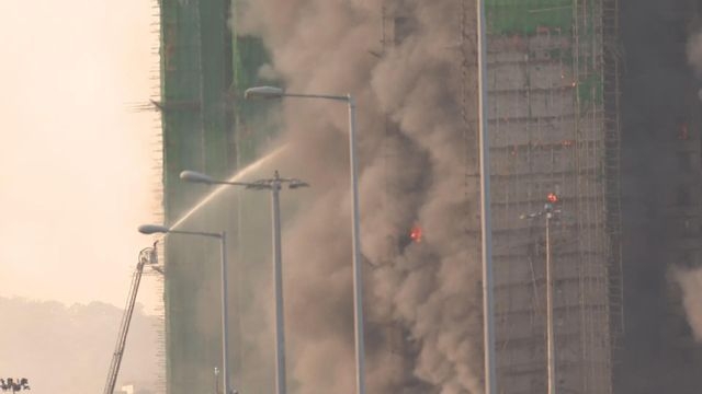 持續更新｜大埔宏福苑外牆棚架三級火　警方接獲居民求助