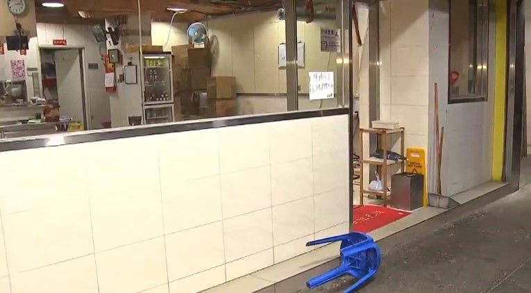 大角咀英記油渣麵店3男食客被斬傷，5刀手逃走，全因一事遇襲？