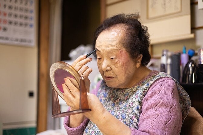 102歳・ポーラの現役美容部員”堀野さんは「必殺仕置人」が大好き！【人生100年時代、心も体も健康でいるための秘訣】