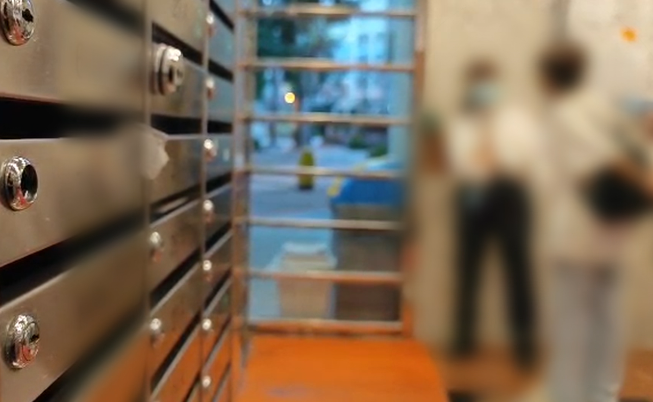 涉事單位樓下信箱因多人共用遭撬毀