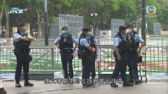 六四事件33周年維園部分範圍關閉 警方港鐵站出入口截查多人