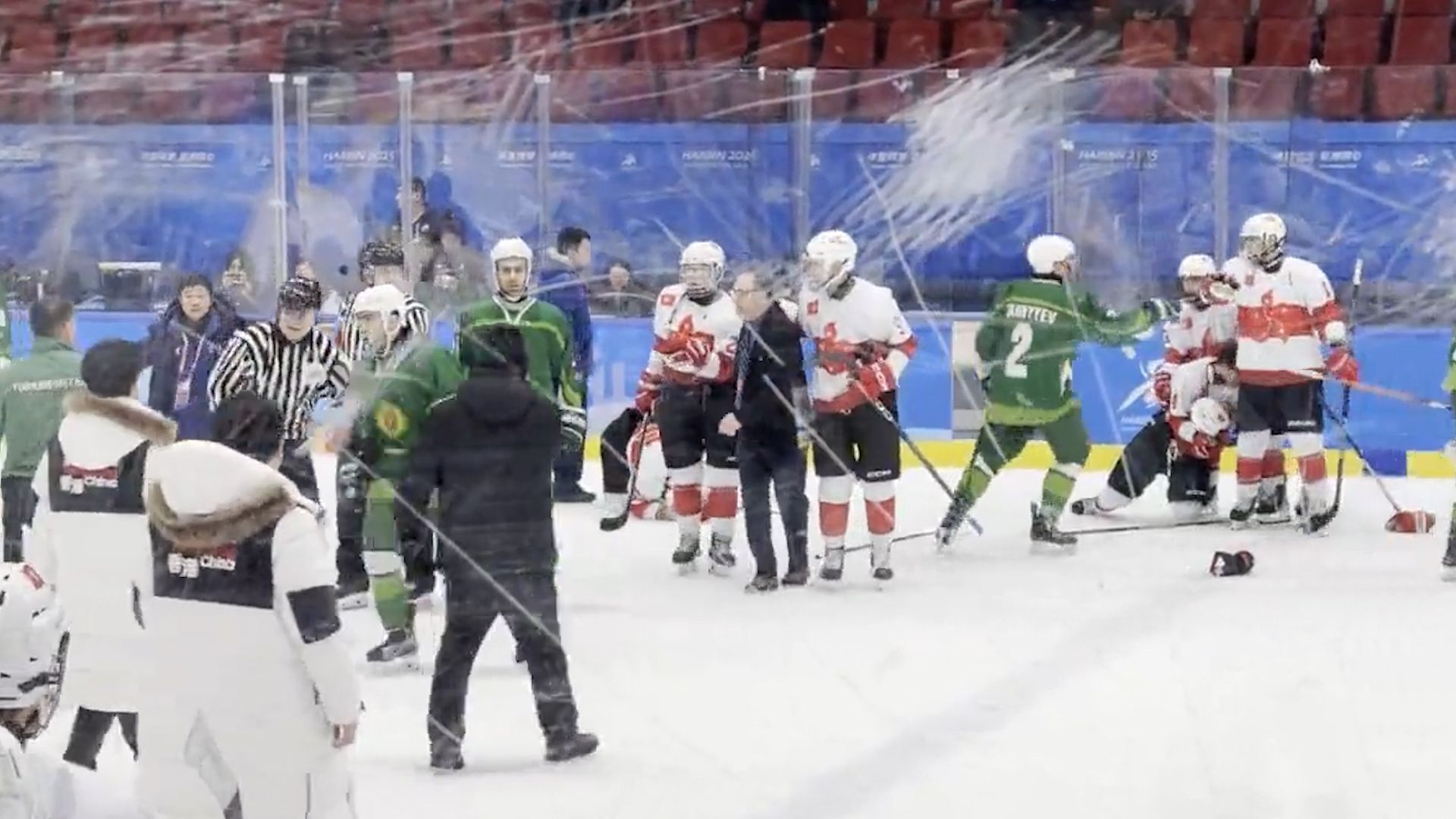 亞冬運港冰球隊勝後遭對手圍毆