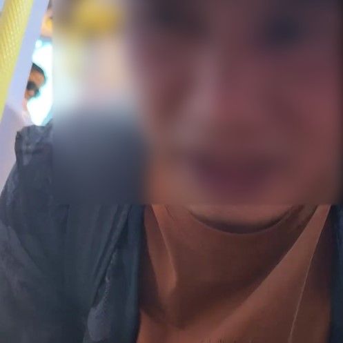 乘客警惕「巴士扒手黨」，驚現疑似小偷開手袋拉鏈更嗆乘客。