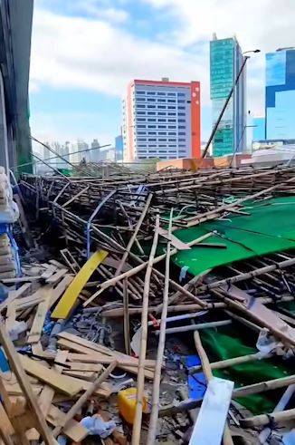 啟德醫院地盤冧棚架事發一刻！