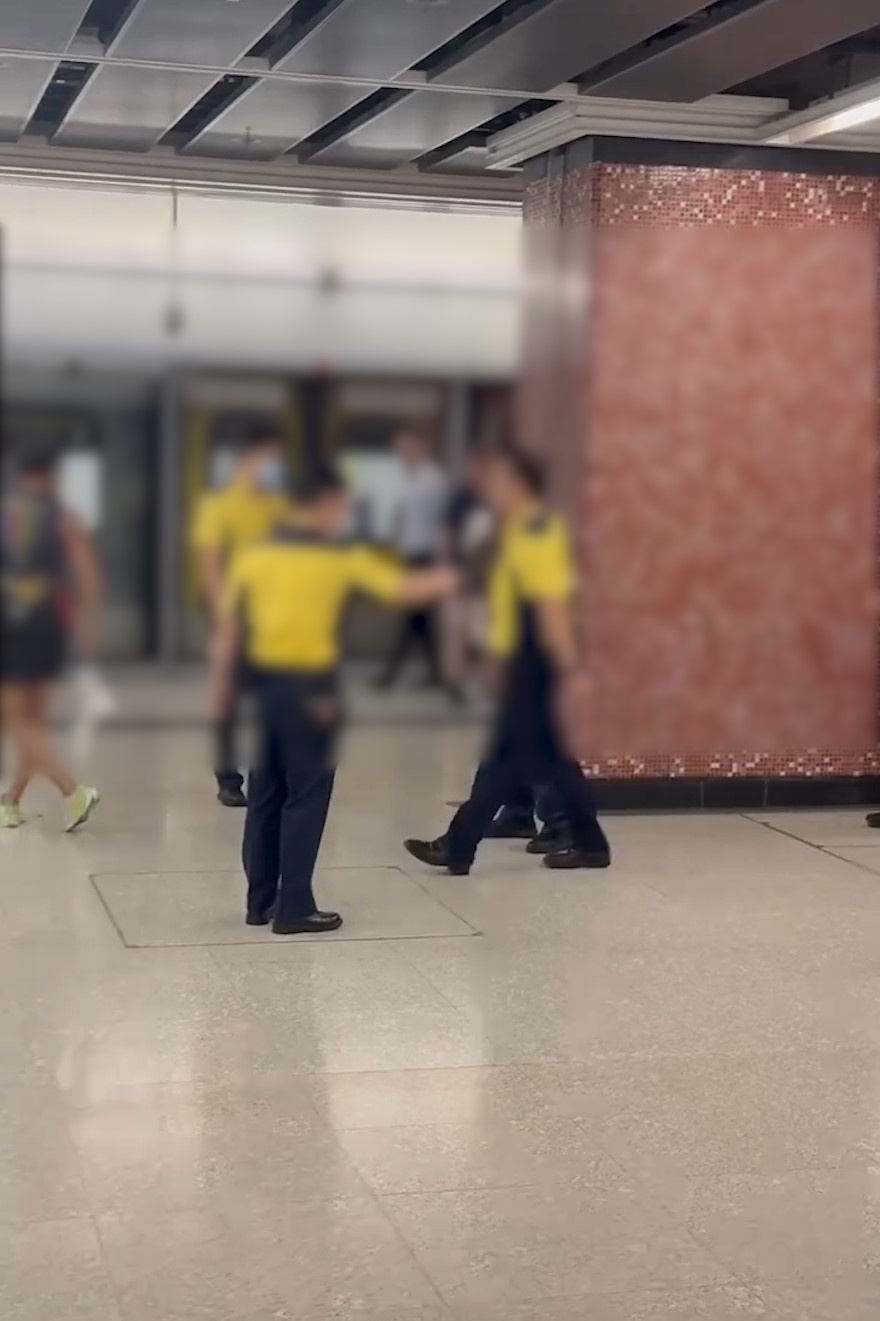 紅磡站MMA｜兩男月台肉搏兼吐口水職員霸氣調停　疑因扶手電梯爭路