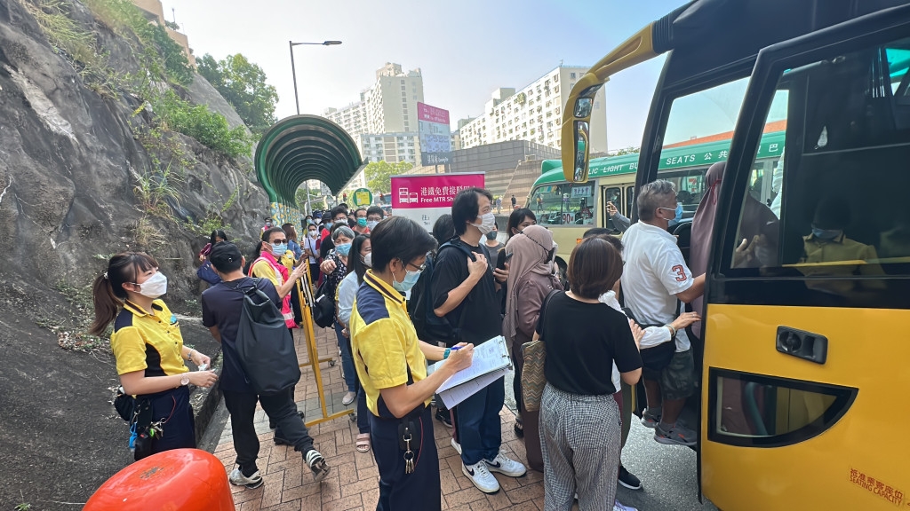 已安排接駁巴士接送市民