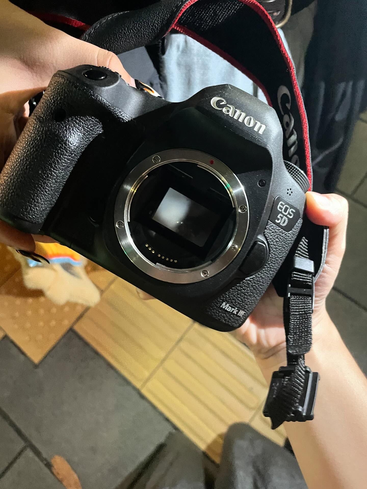 林峯演唱會｜少女歌迷$2萬長鏡頭被人扭開偷走　友人網上追緝兩男