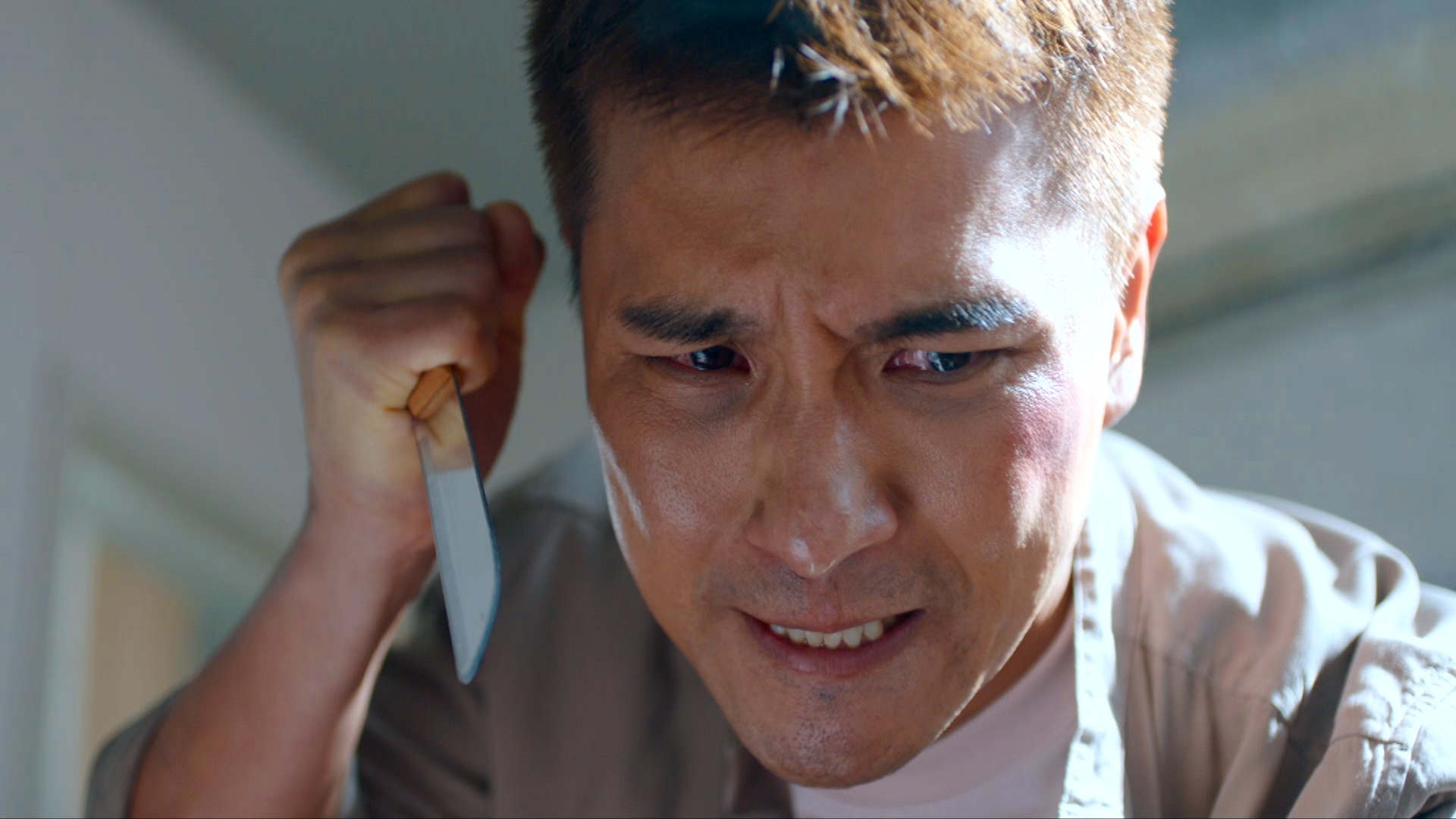 預告片尾，阿鏈擸晒刀之餘。