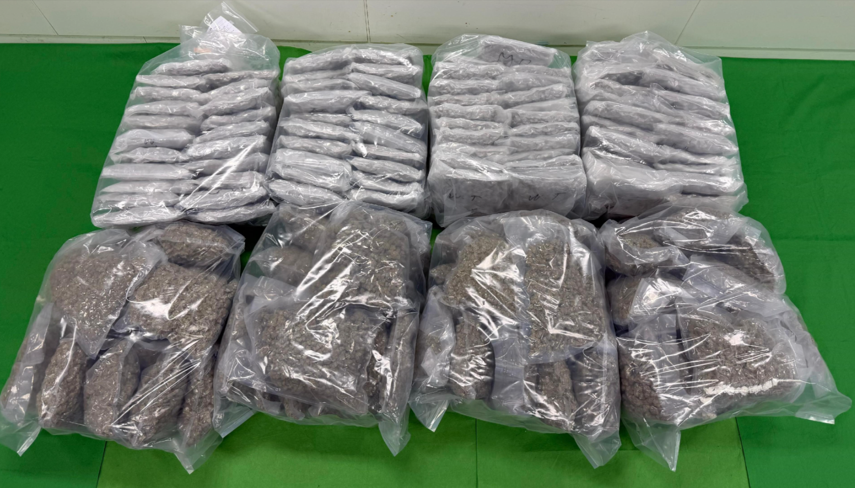 海關查驗法國及加拿大抵港貨物　偵破兩毒品案　檢總值約3650萬大麻及「K仔」 (海關提供)