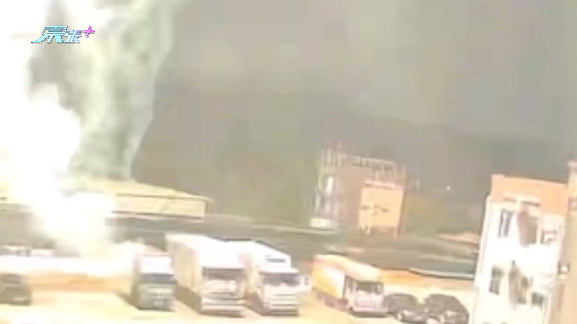 東張西望報料｜元朗山下村停車場非法搞「煙花大會」　村民：彈花晒啲車