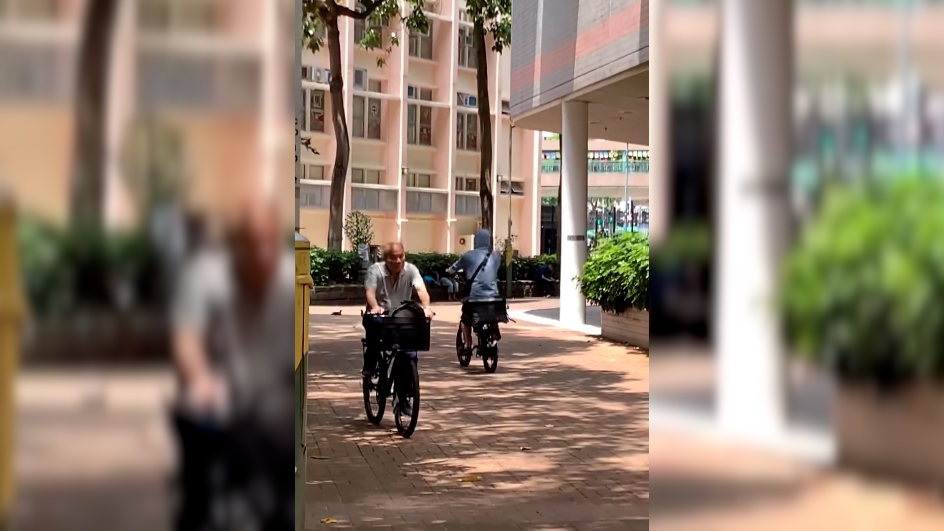 東張西望報料｜北區大會堂行人路變「外賣快線」　電動單車送餐穿梭人群