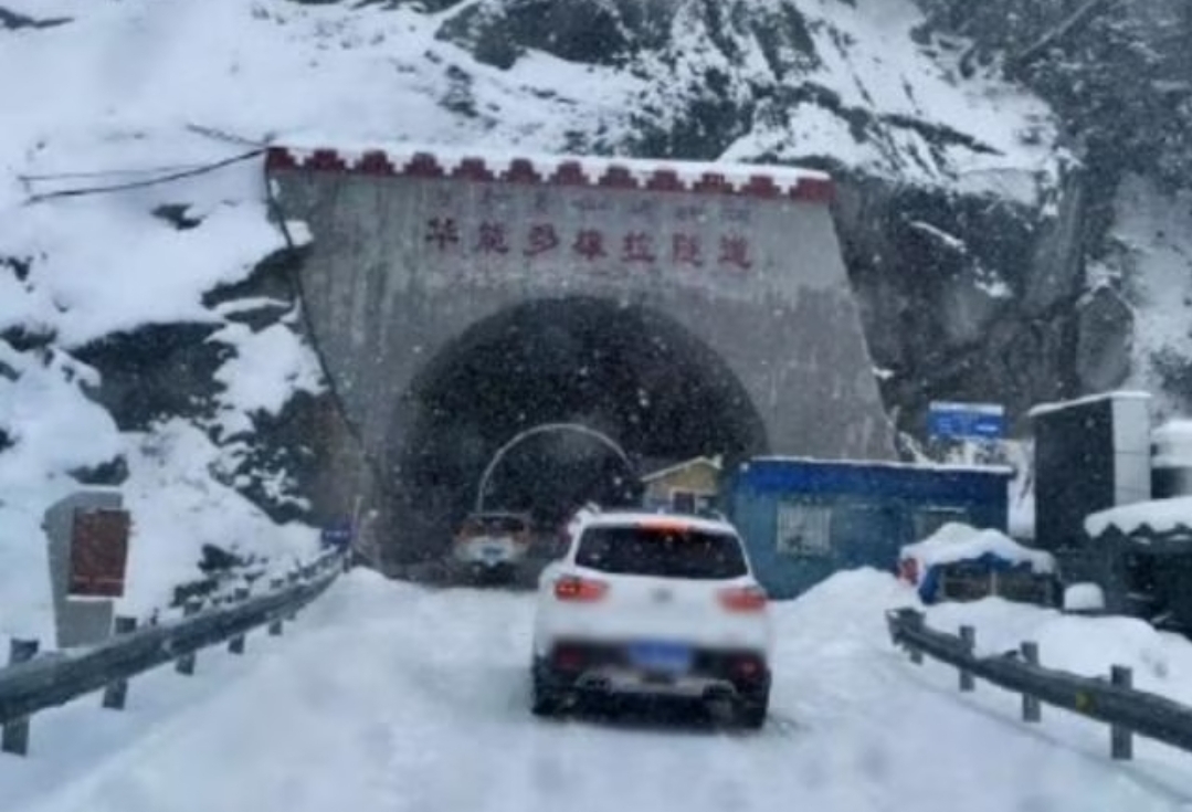 網傳出事的多雄拉隧道。網絡圖片