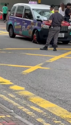 有片｜黃埔花園鎖車隊手速勁快　的士司機落車買水即被鎖車