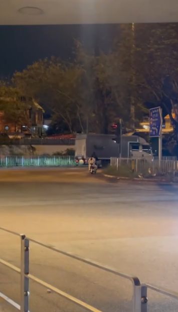 屯門電動單車逆線勁誇張