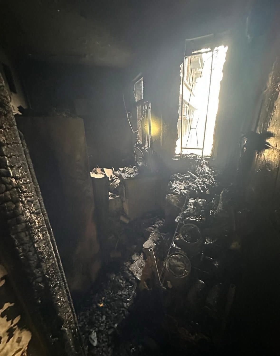 大埔宏福苑五級火｜災後單位慘況大公開，內櫳「甩皮甩骨」慘絕人寰。(FB@Kitty Chau)