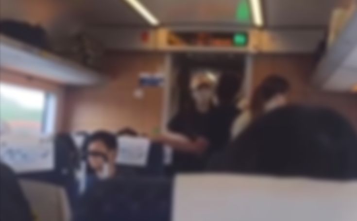 港男大鬧高鐵「爆粗兇乘客」囂張要人吹雞，疑不滿要收細聲浪爆衝突。(影片截圖)