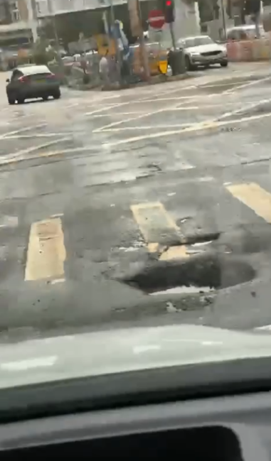 有片｜3號幹線連翔道行車路驚現「大窿」