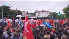 調查指土耳其總統選舉埃爾多安得票暫時領先 大批支持者聚集提前慶祝
