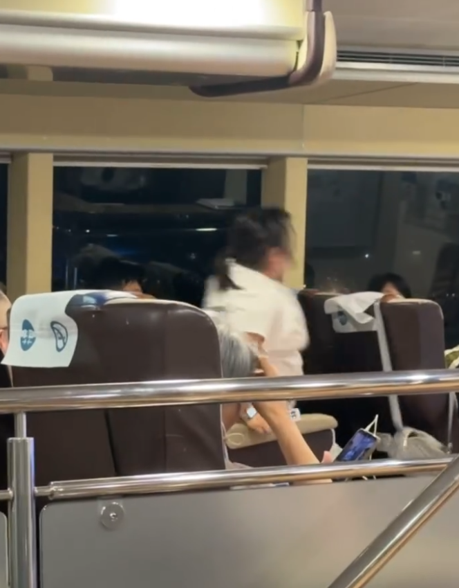 澳門返港船疑情侶鬧交　「燥底女友」狂踢凳暴走嚇跑乘客