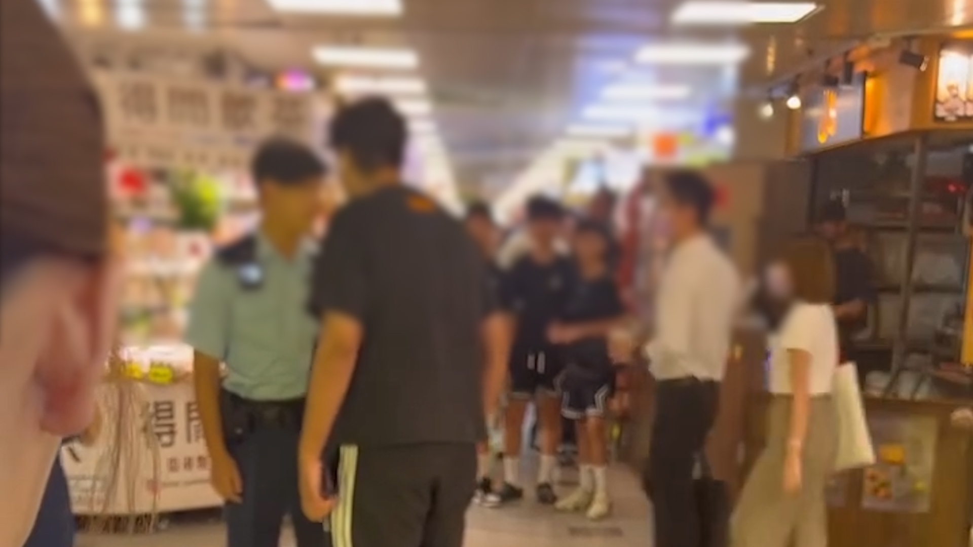 葵廣書店巴籍男店員被控擾亂秩序及襲警　今西九法院提堂