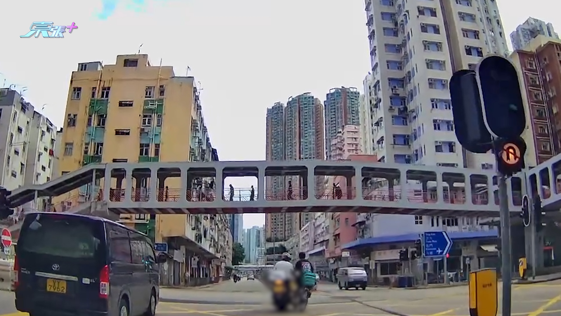 車Cam直擊｜荃灣電單車VS電動單車　馬路橫行撞鐵騎士仲反鬧對方