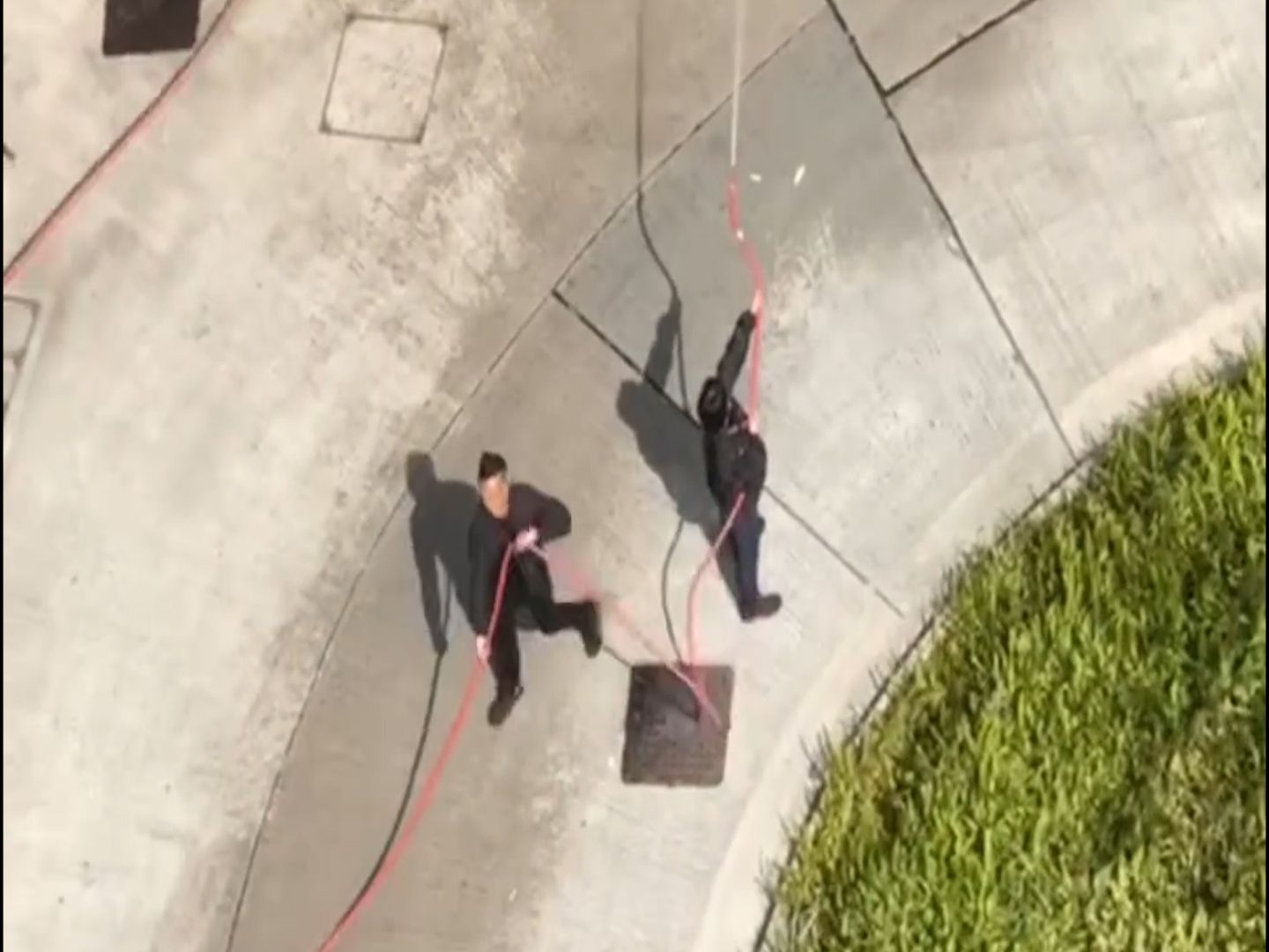 皇后山邨垃圾站起火保安勇敢救火