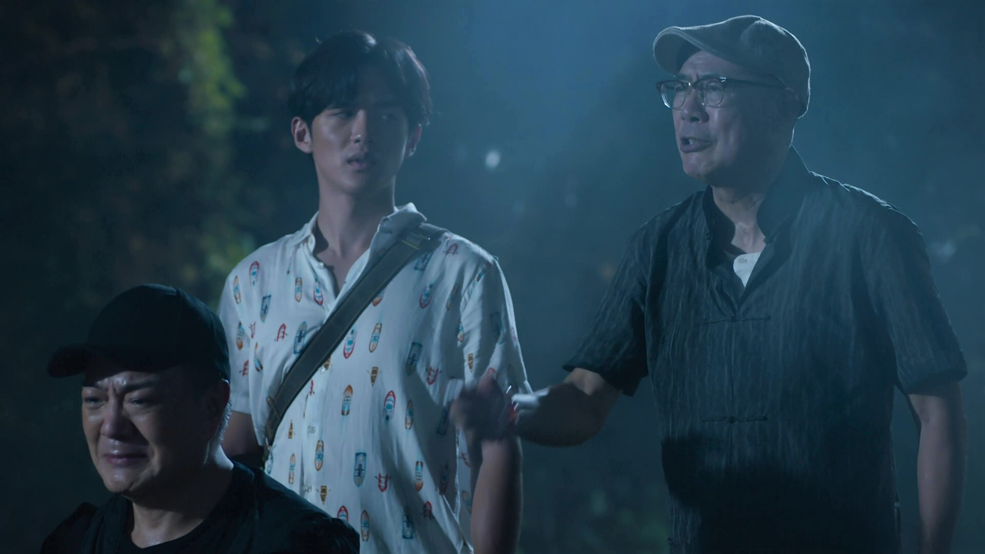 小菲跪地懇求原諒，李成昌同魯振順嘅演技，絕對係相輔相成。