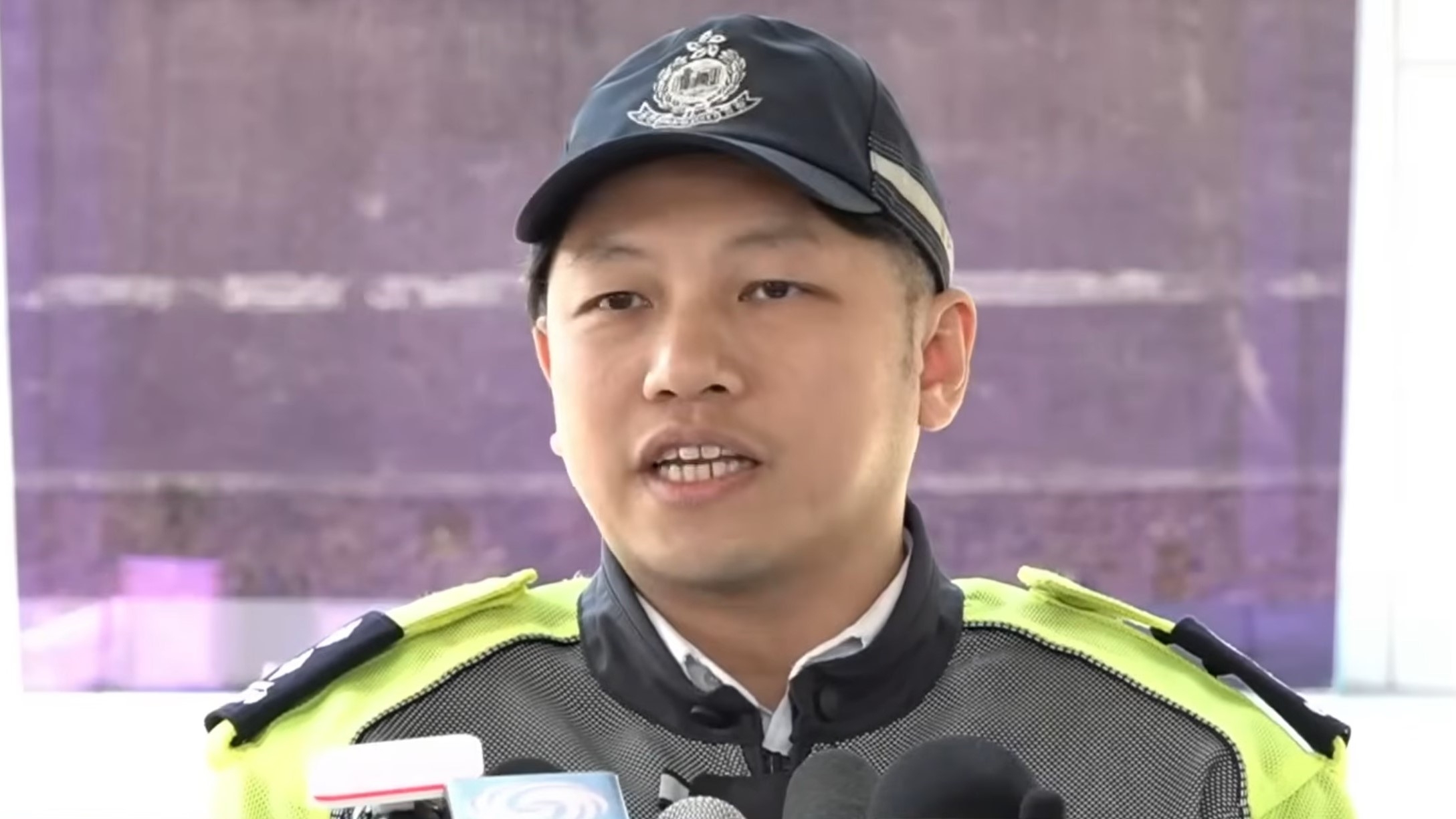 警方新界北總區交通部執行及管制組特遣隊高級督察張展鴻（警方YouTube直播截圖）