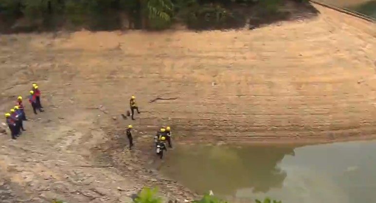 九龍水塘驚現沉車被休班警發現