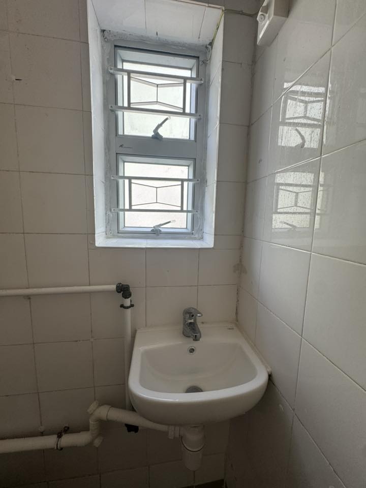 No photo description available.