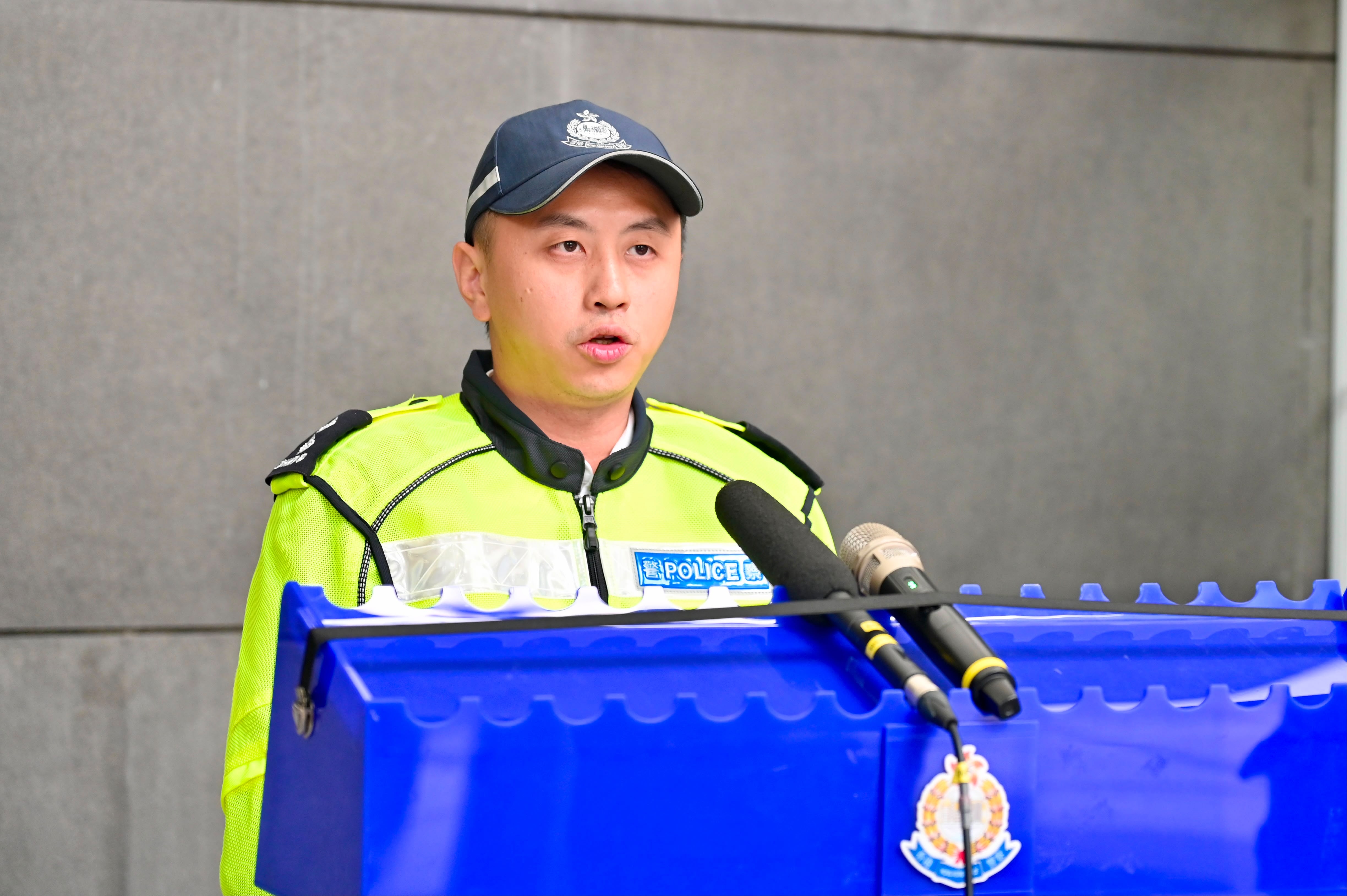 新界南總區交通部執行及管制組督察李勝輝講述案情。