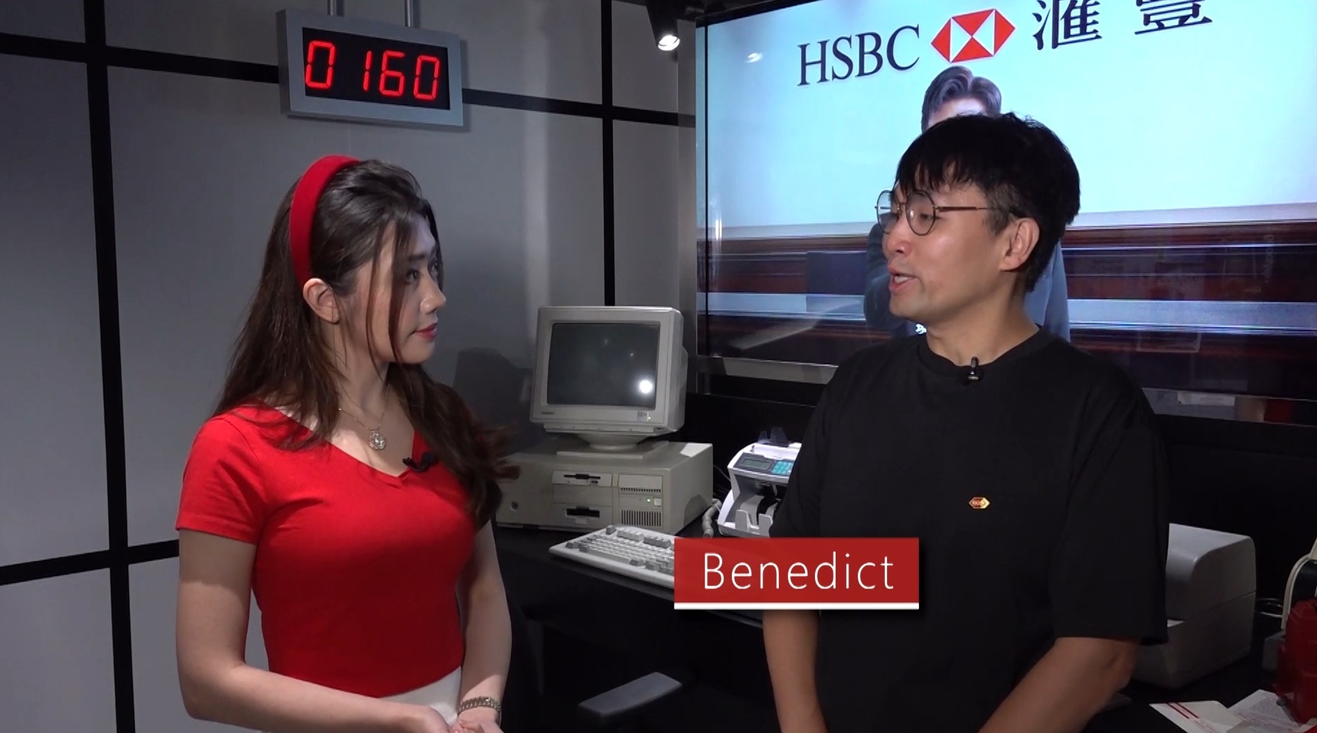 來到三個不同年代的銀行大堂，銀行的員工，可說是感受最深。