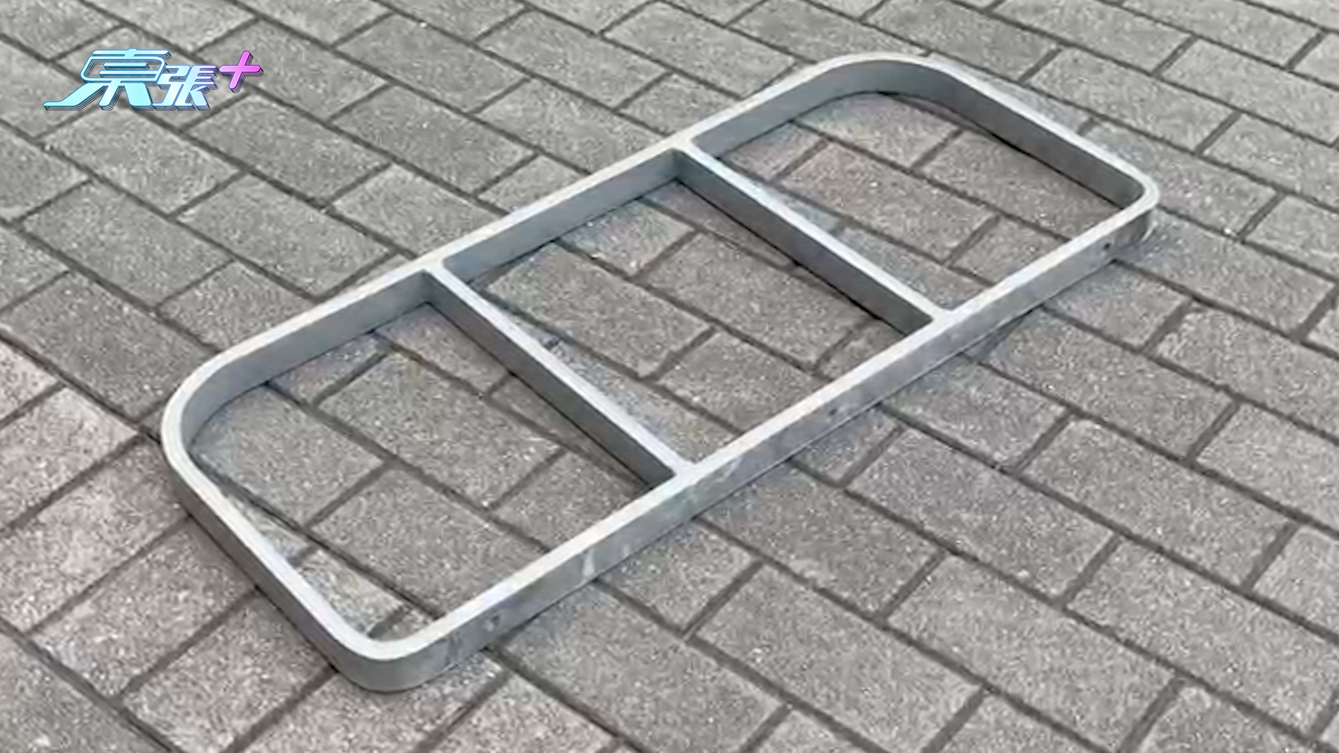 東張+現場直擊｜九龍灣中港牌平治電動車失事撞9人　75歲司機疑「油門當煞掣」 (東張西望拍攝)