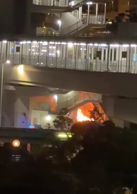 慈雲山73歲露宿者遭人襲擊兼被「燒家當」　暴行震動全城　警追緝兩人