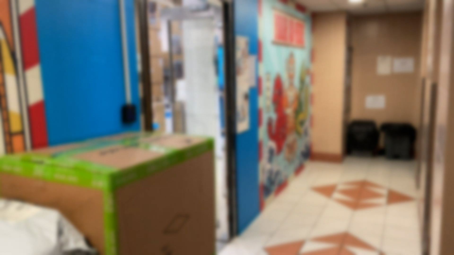 攝製隊根據事主提供的地址，去到位於旺角的交收中心，發現該地點並非涉事公司的專營點，反而是有不同商戶正在使用，懷疑該位置只是一個交收點。