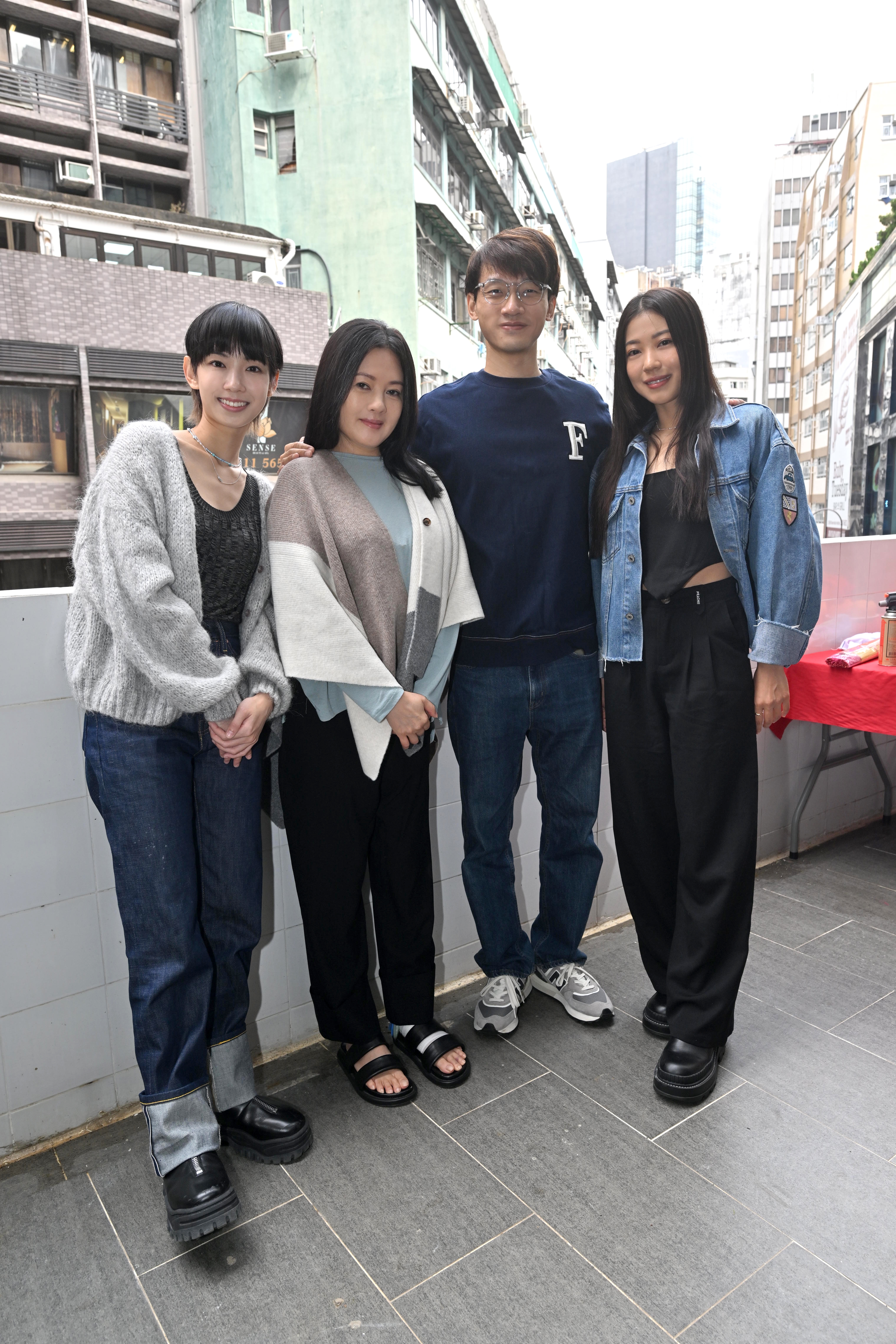 李麗珍喺戲中育有一仔一女，分別由陳湛文及李靖筠飾演，而新抱則由芯駖飾演。