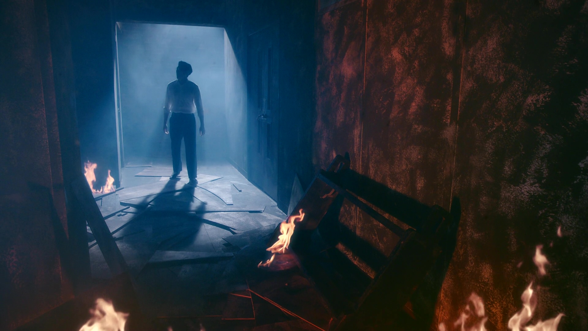 小菲忍唔住自首，一五一十說出往事。