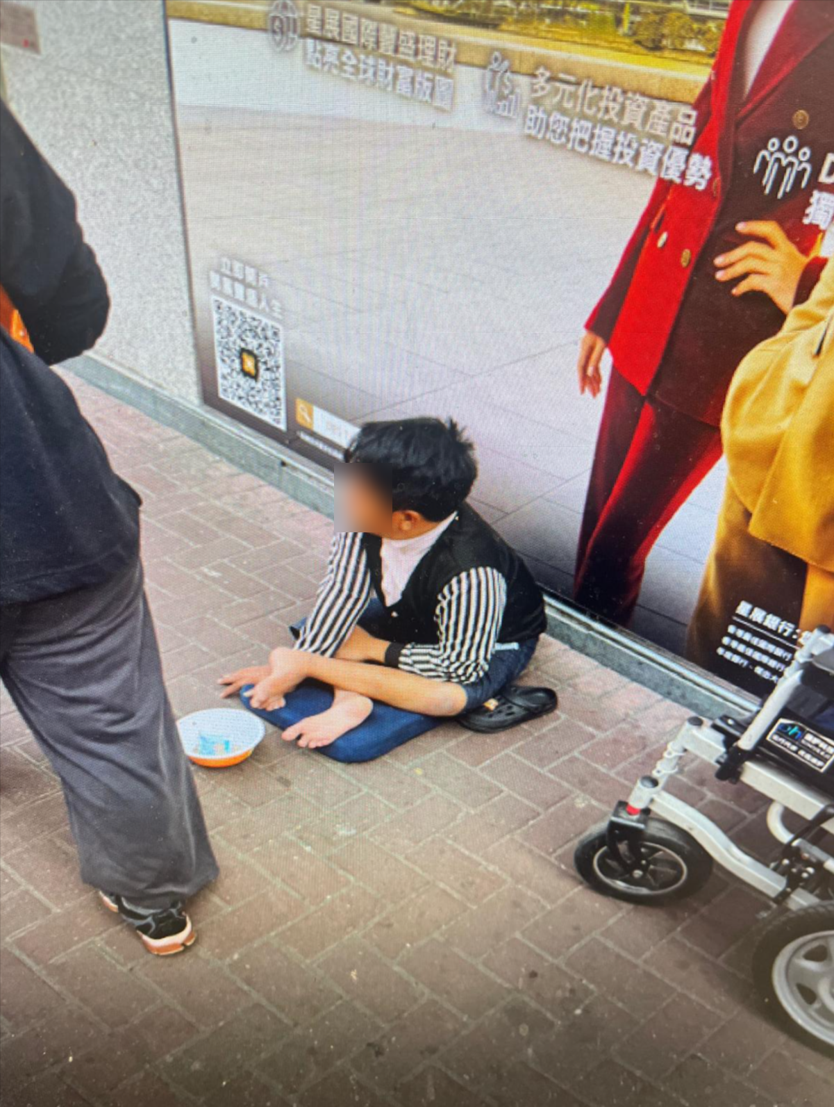 東張西望報料｜元朗市中心「丐幫滿街」周街乞食 (觀眾王先生提供)