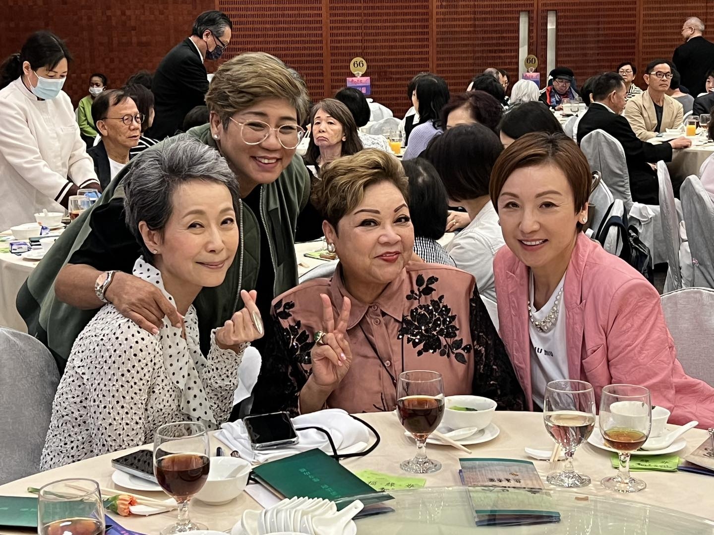 葉童、黑妹、肥媽、周美鳳