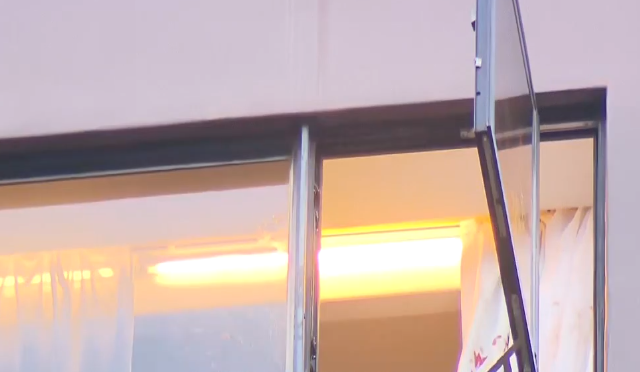 荃灣悅來酒店4屍命案｜1男墮樓亡曾網上言輕生　房內1女2男童不治