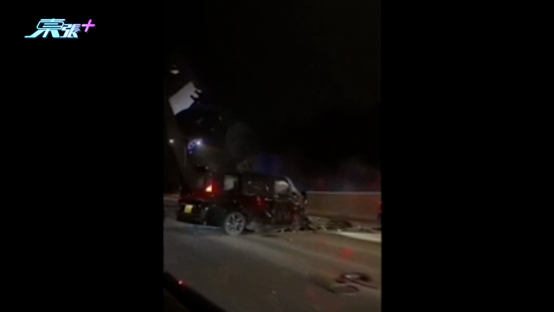 車Cam直擊｜屯門公路車禍Audi失控飛上壆狂飆　再撼七人車兼冒火光