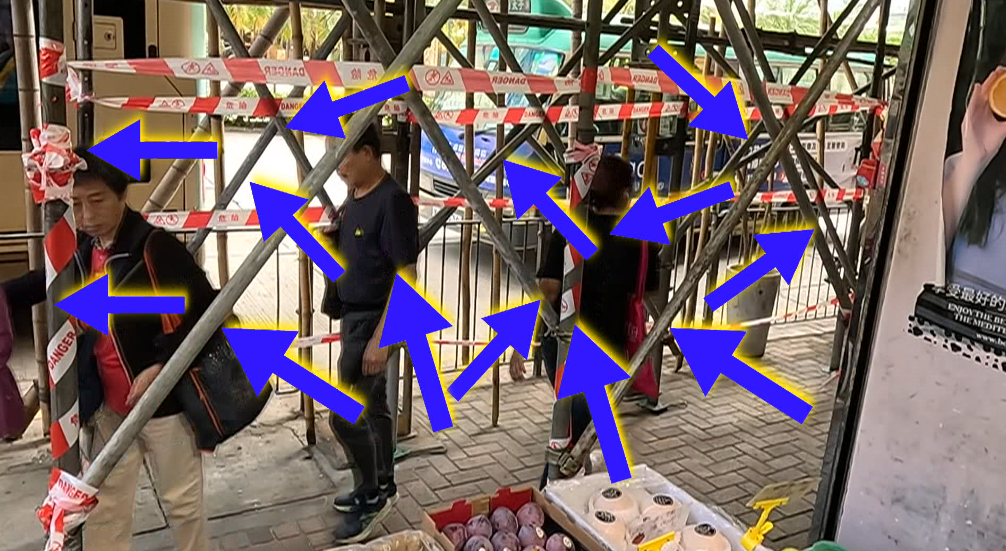 約滿之後劉生亦續簽了兩年死約繼續經營，誰知道會突然之間被人用鋼架封舖，想退租不行，想繼續經營亦困難。