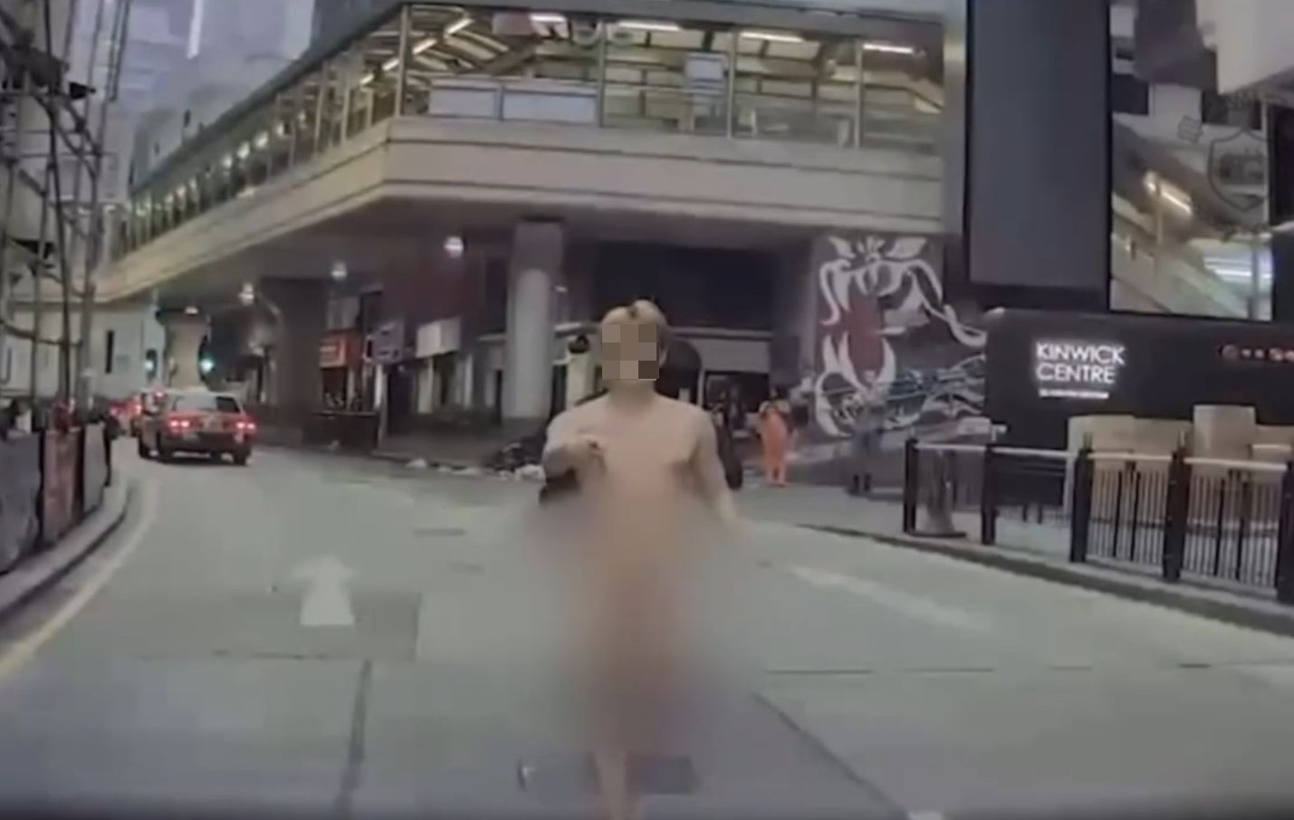 車Cam直擊｜荷里活道全裸男出沒