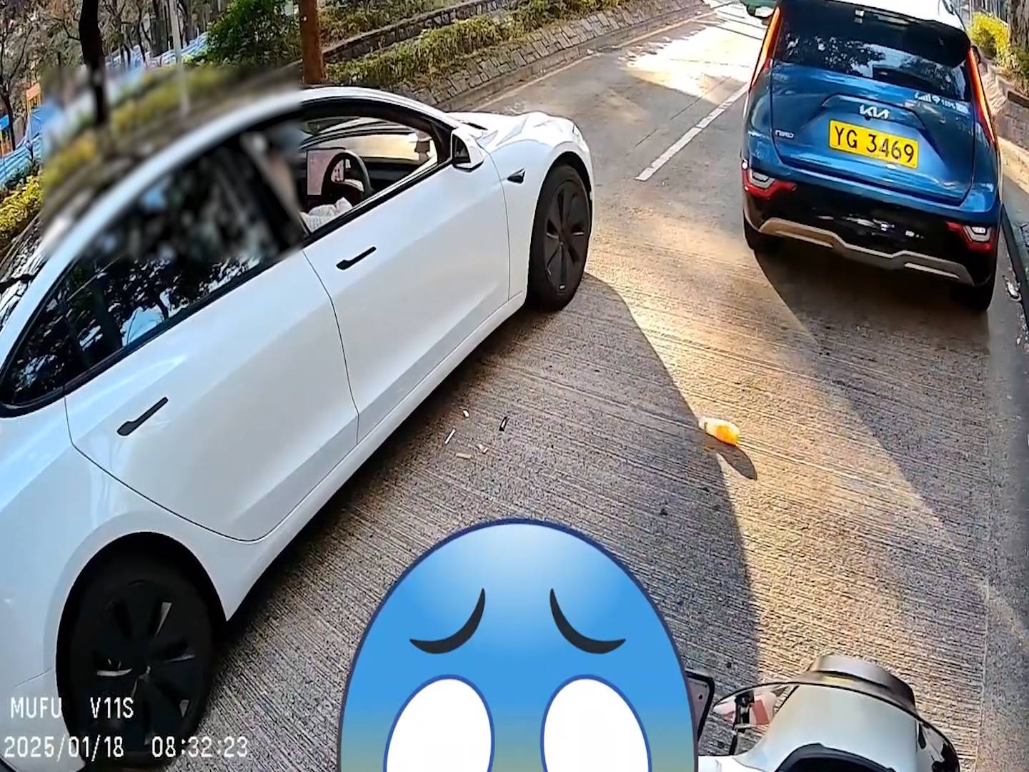 無品Tesla司機馬路亂拋垃圾險中鐵騎士