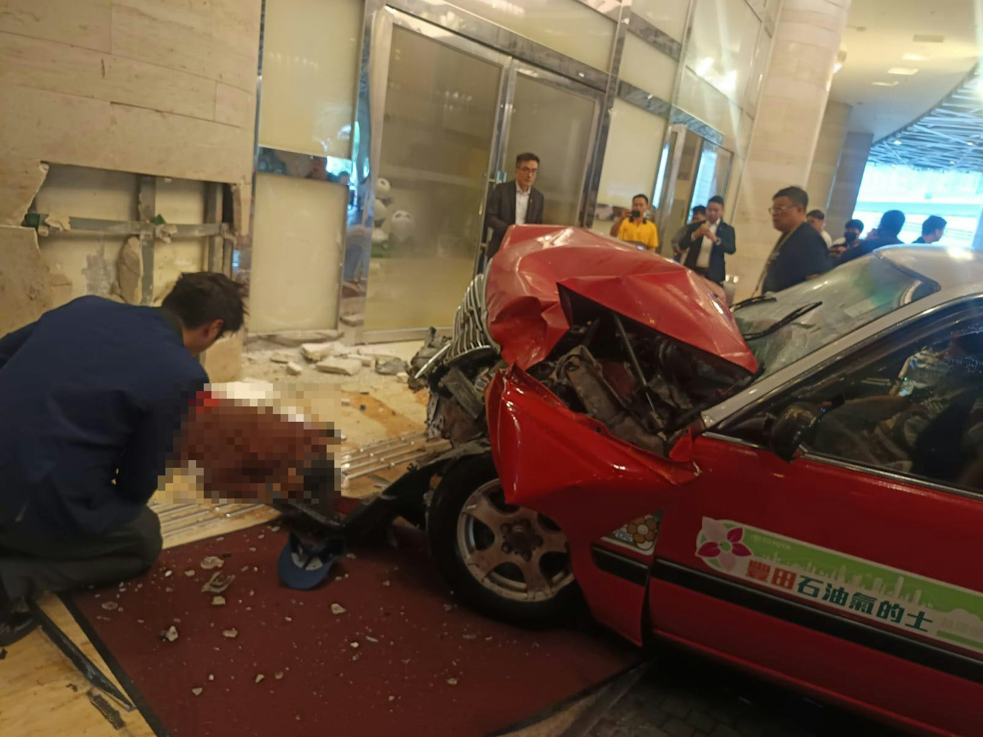 荃灣如心酒店發生奪命車禍，造成一人死亡。（網上圖片）