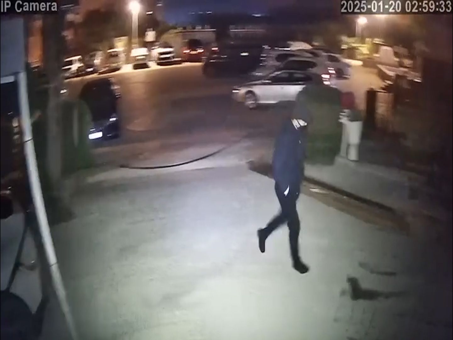 元朗廈村賊人夜潛3小時疑踩線