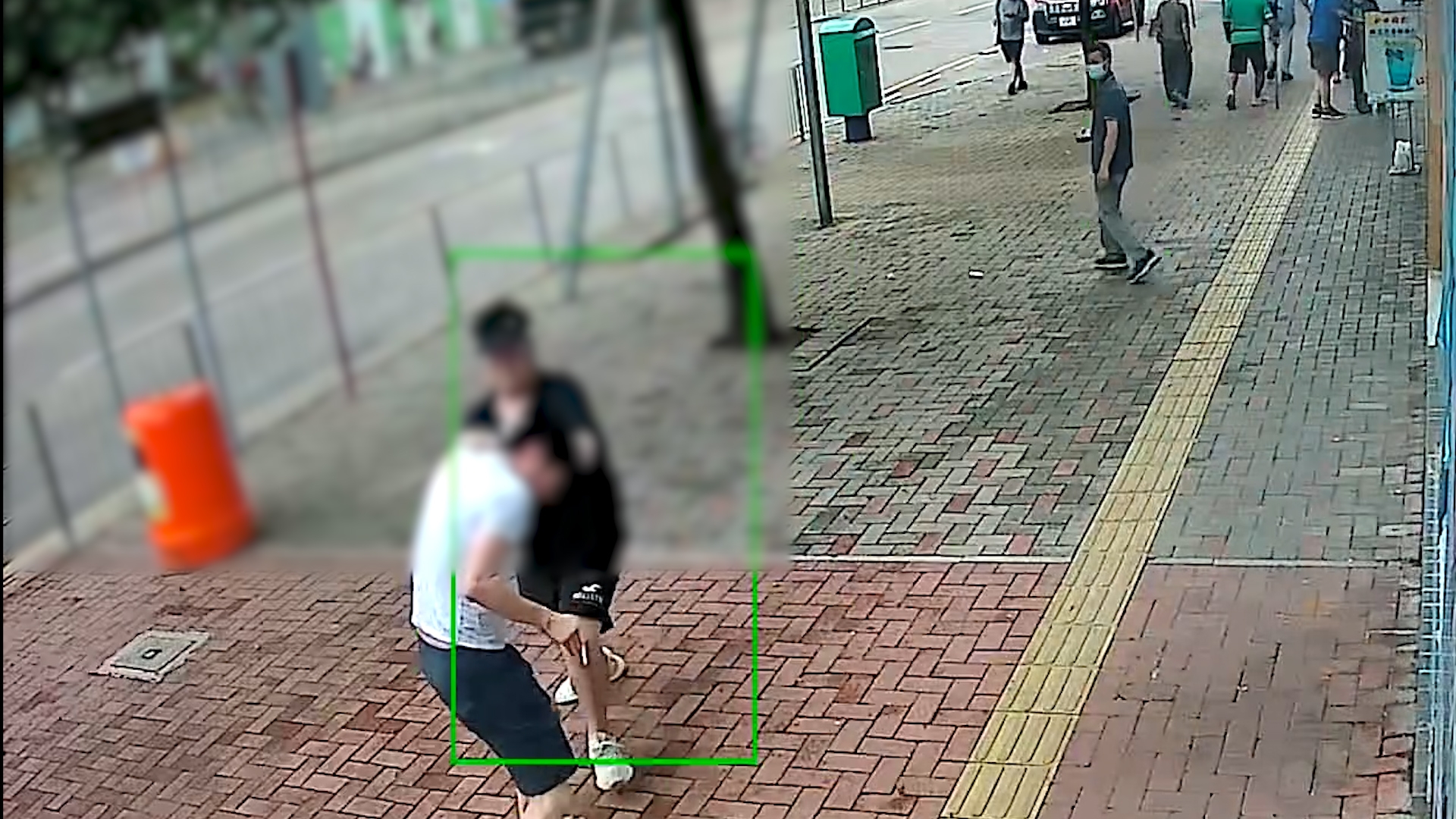 筲箕灣MMA｜商店員工慘遭客人怒打　被拎遮暴打狂毆多拳過程全拍下